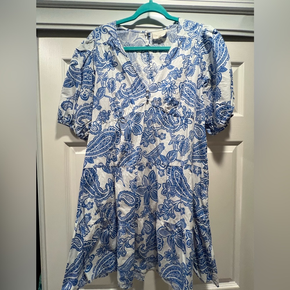 Pretty women’s blue pattern summer dress size L
